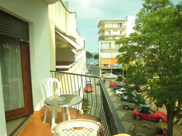Hostal La Marina Платья-де-Аро Экстерьер фото